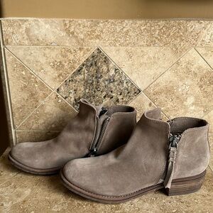 Women Dolce Vita Bootie Size 9 Side Zipper